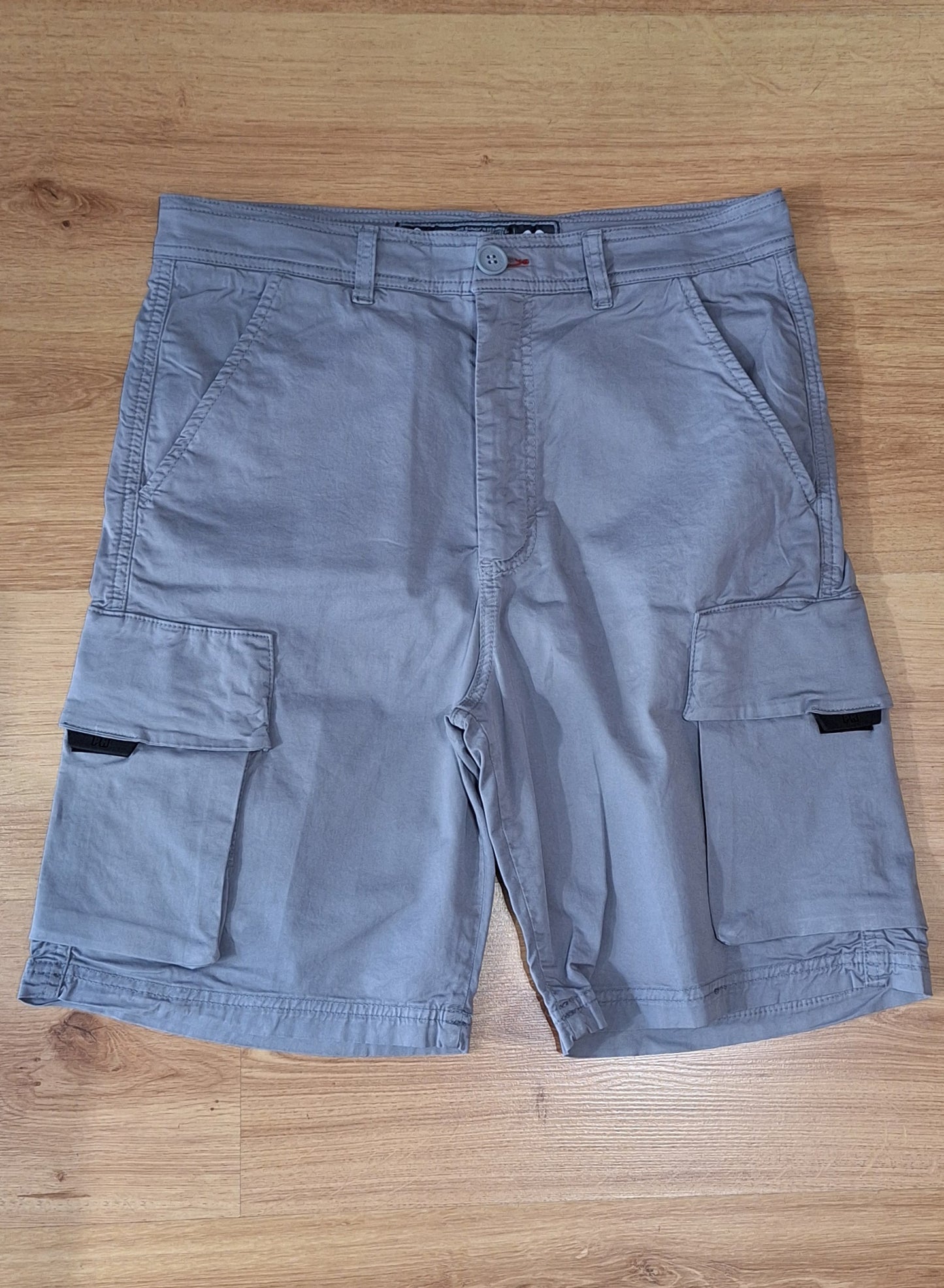Short Cargo Peaceful Hooligan