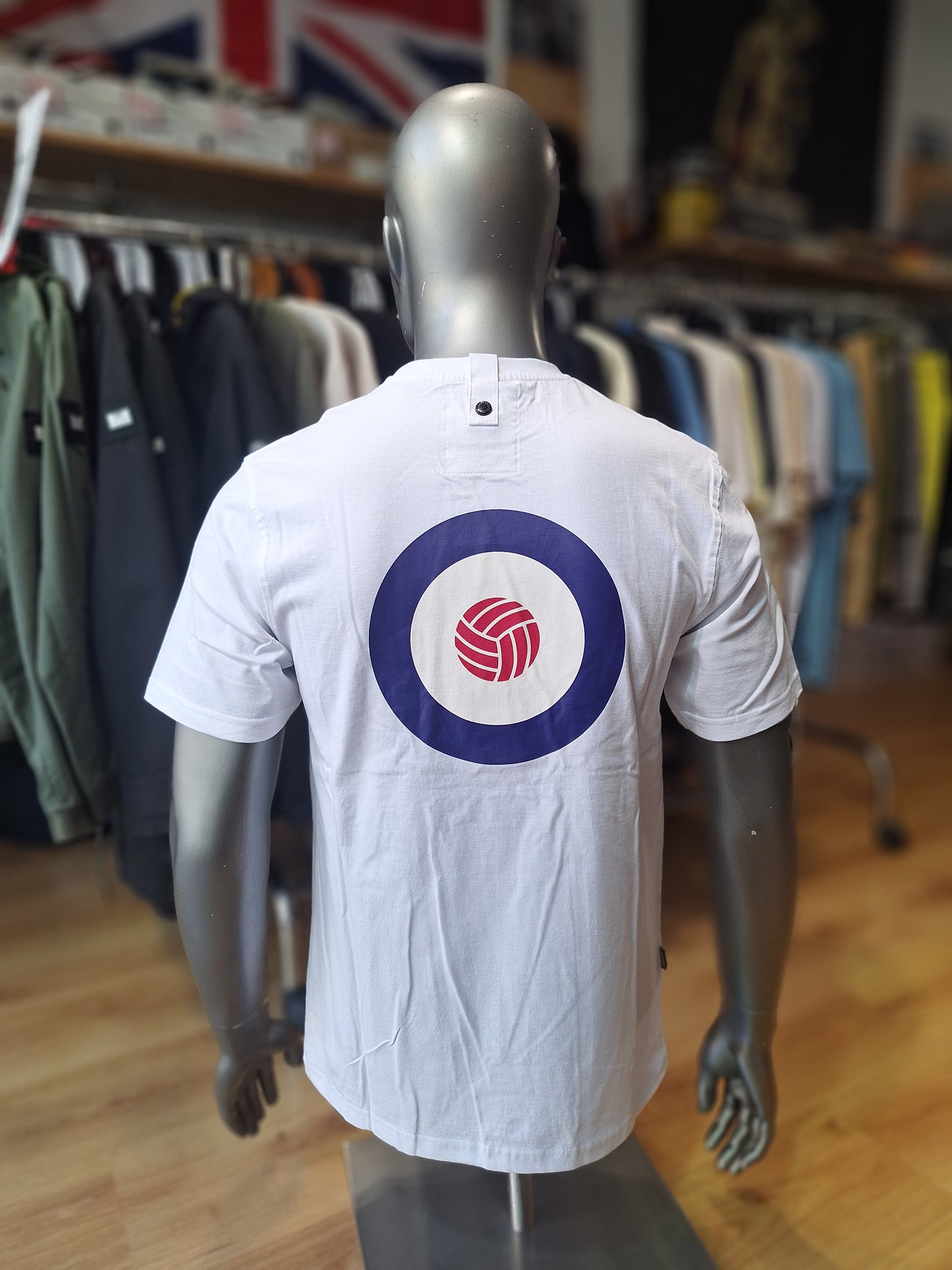 T-shirt Peaceful Hooligan Target