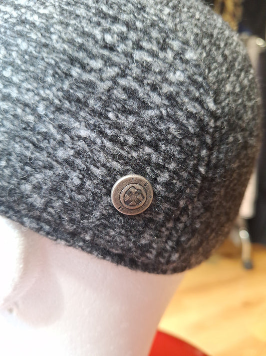 Béret Three-Stroke Productions