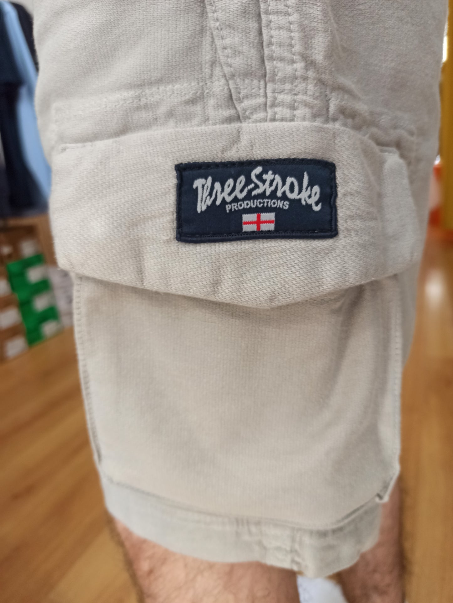 Short Three-Stroke Combat Cargo