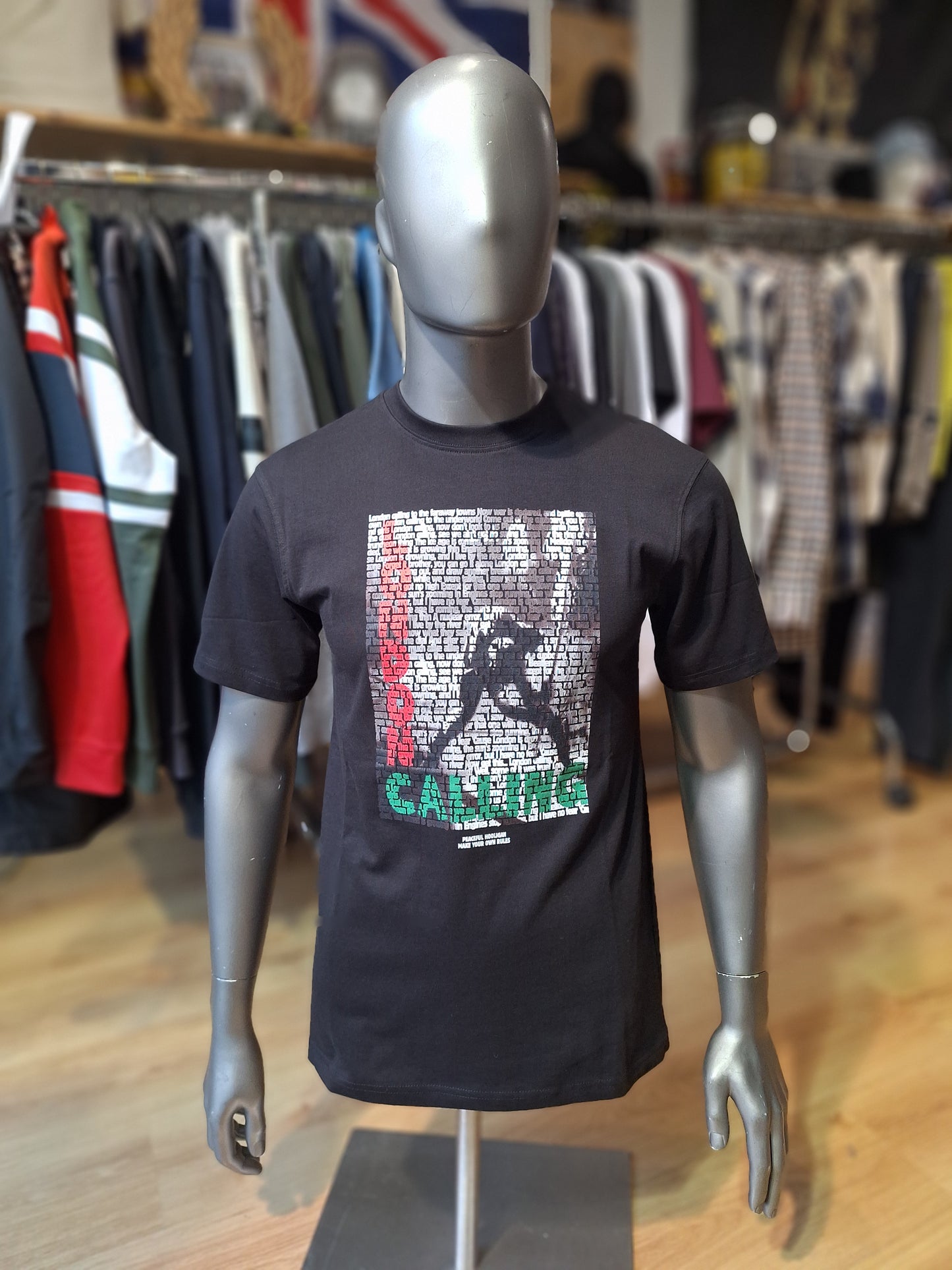 T-shirt Peaceful Hooligan The Clash