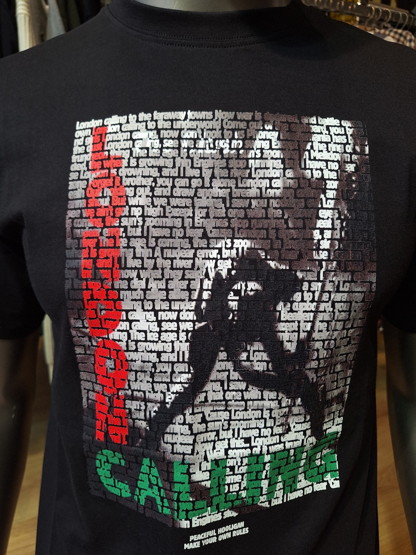 T-shirt Peaceful Hooligan The Clash