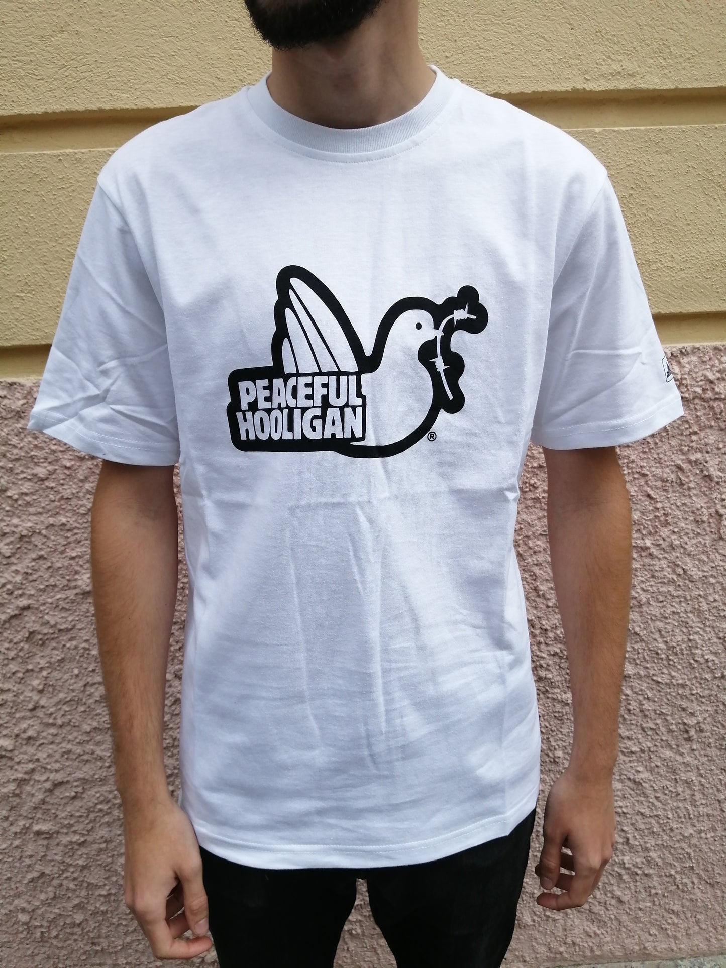 T-Shirt Peaceful Hooligan Outline